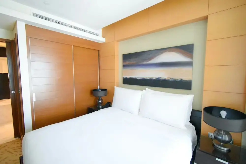 Дубай: The address dubai mall Luxury 1bed balcony