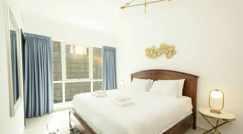 Дубай: LUX  The Yacht View Suite Dubai Marina