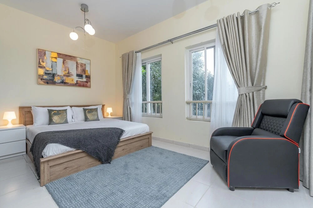 Дубай: Lux BnB The Springs Villa Private Garden