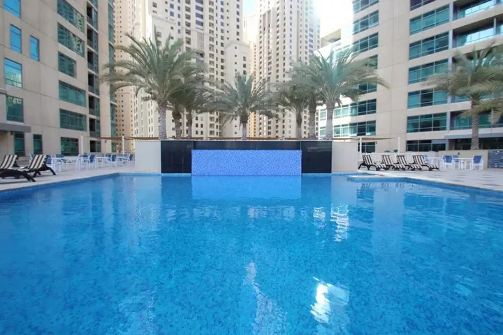 Дубай: Kennedy Towers - Al Sahab