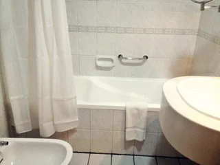 Дубай: California Hotel