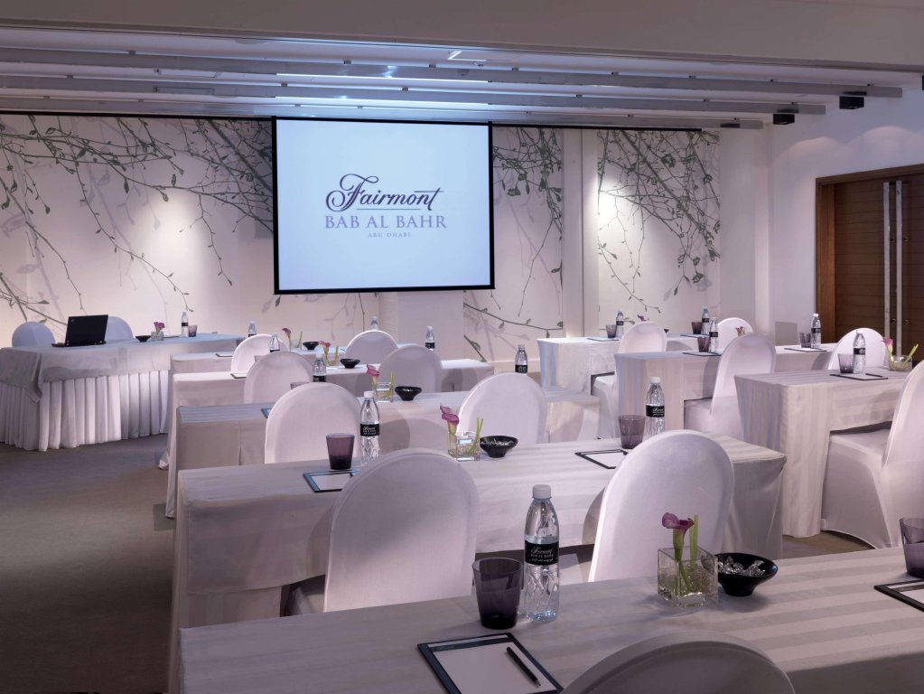Абу-Даби: Отель Fairmont Bab Al Bahr