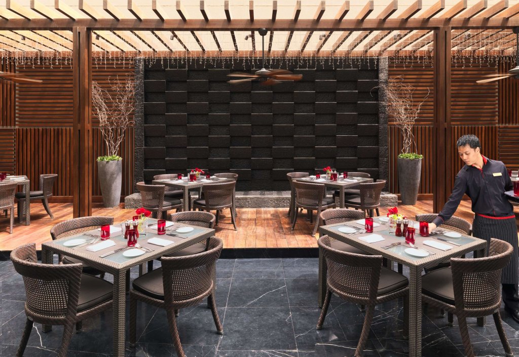 Абу-Даби: Отель Fairmont Bab Al Bahr
