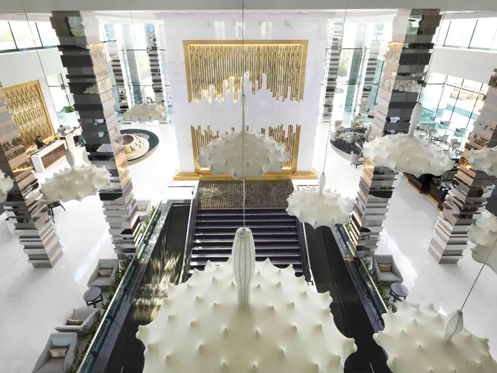 Абу-Даби: Отель Fairmont Bab Al Bahr