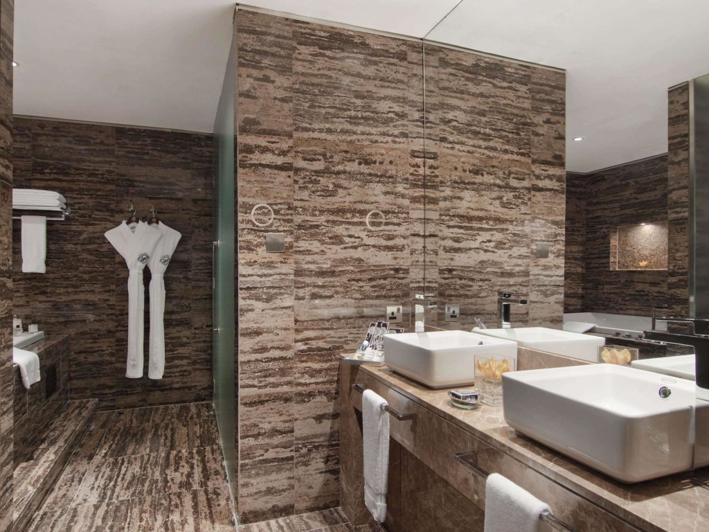 Абу-Даби: Отель Fairmont Bab Al Bahr