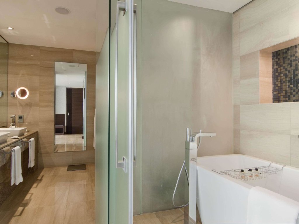 Абу-Даби: Отель Fairmont Bab Al Bahr