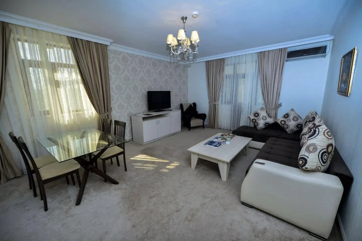 Вандам: Qebele Yeddı Gozel Hotel