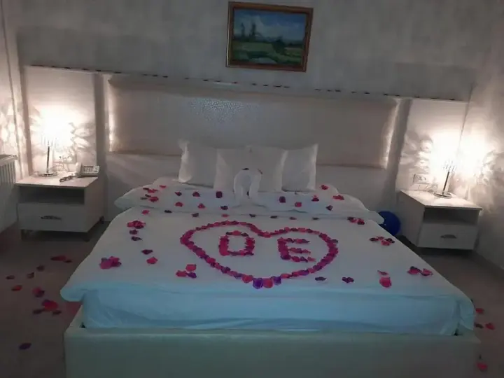 Вандам: Qebele Yeddı Gozel Hotel