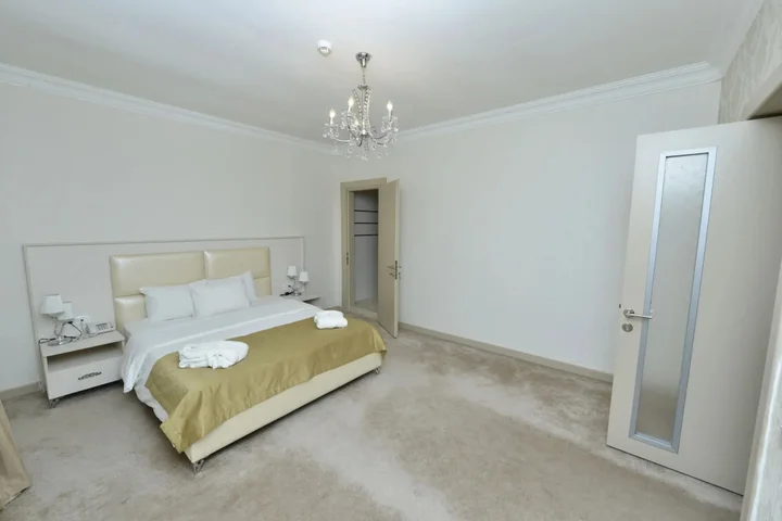 Вандам: Qebele Yeddı Gozel Hotel