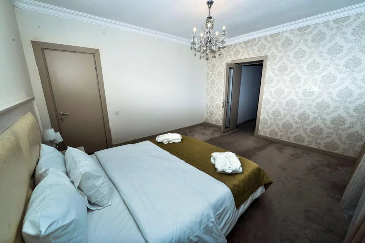 Вандам: Qebele Yeddı Gozel Hotel
