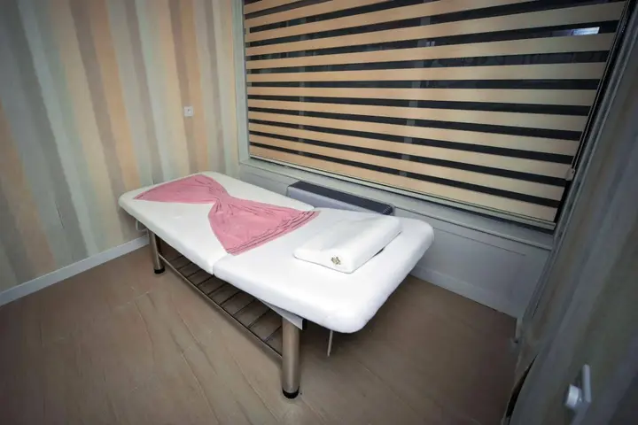 Вандам: Qebele Yeddı Gozel Hotel