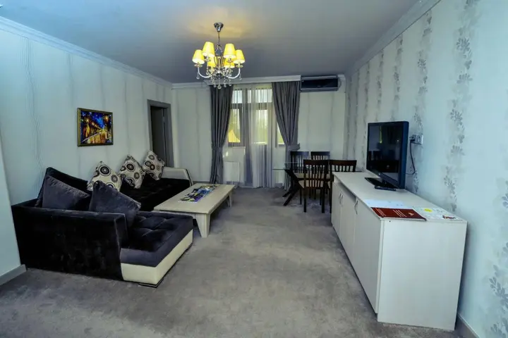 Вандам: Qebele Yeddı Gozel Hotel