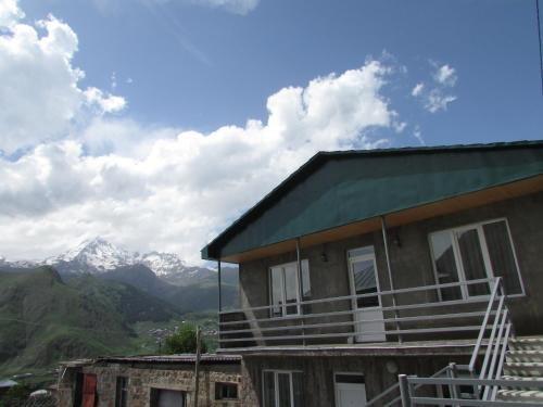 Степанцминда: Kera Guest House