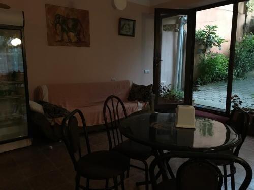 Гонио: Temos Guesthouse