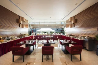 Дубай: Emirates Grand Hotel