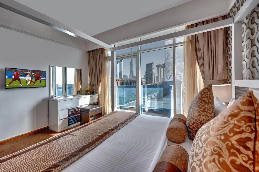 Дубай: Emirates Grand Hotel