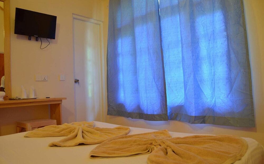Атолл Алиф-Дхаалу: Local Island Inn