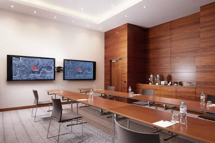 Минск: Отель Minsk Marriott