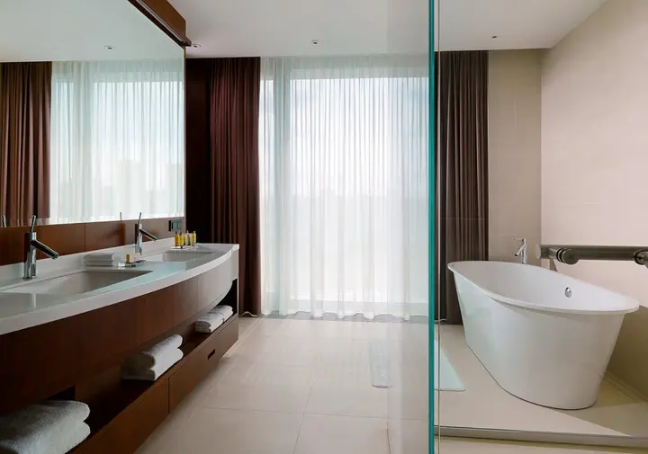 Минск: Отель Minsk Marriott