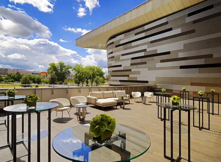 Минск: Отель Minsk Marriott