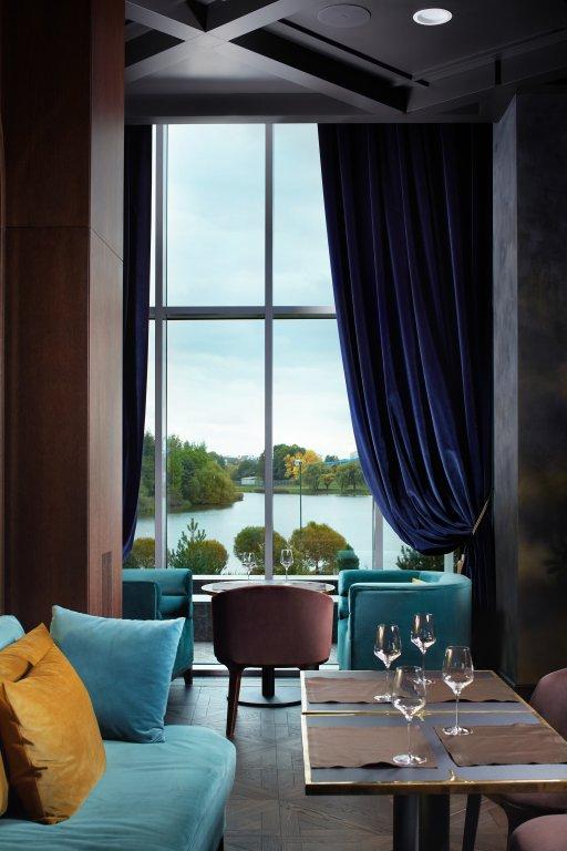 Минск: Отель Minsk Marriott