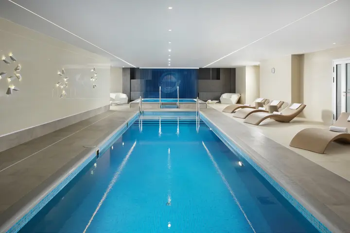 Минск: Отель Minsk Marriott