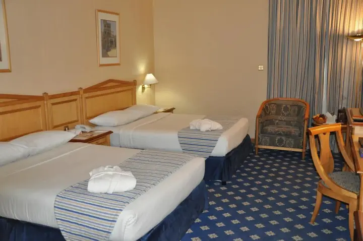 Абу-Даби: Grand Continental Hotel