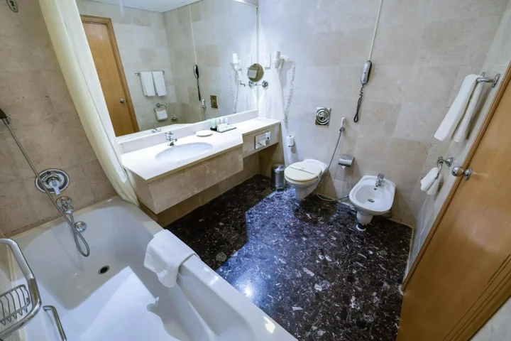 Абу-Даби: Grand Continental Hotel