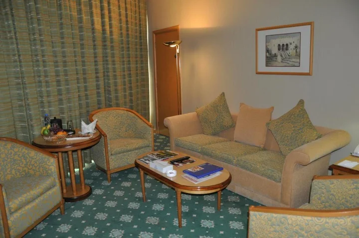 Абу-Даби: Grand Continental Hotel