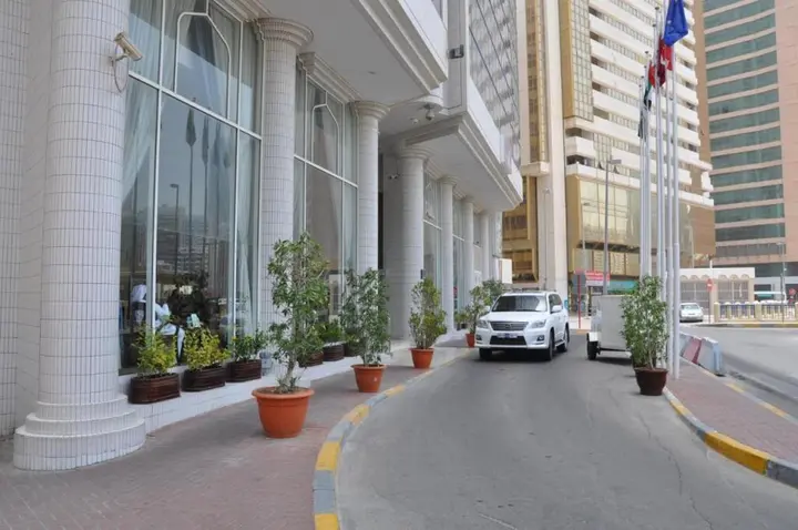 Абу-Даби: Grand Continental Hotel
