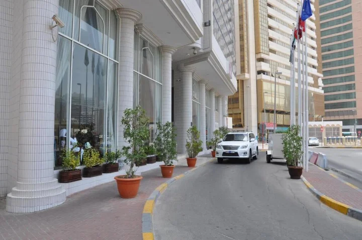 Абу-Даби: Grand Continental Hotel