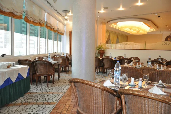 Абу-Даби: Grand Continental Hotel