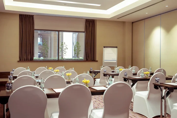 Дубай: Amwaj Rotana, Jumeirah Beach