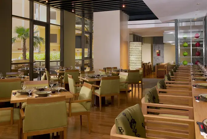 Дубай: Amwaj Rotana, Jumeirah Beach