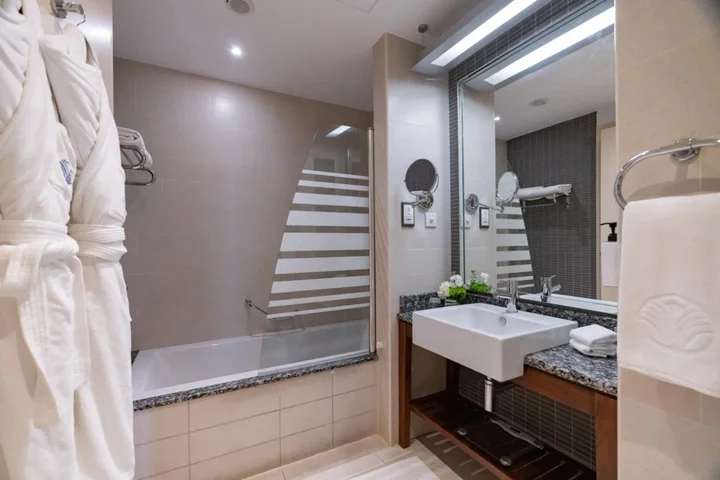 Дубай: Amwaj Rotana, Jumeirah Beach