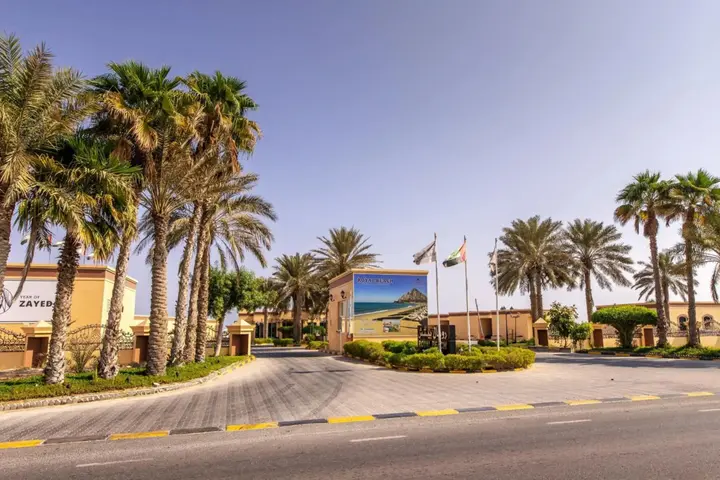Дибба: Royal Beach Hotel & Resort