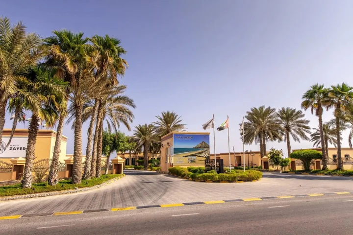 Дибба: Royal Beach Hotel & Resort