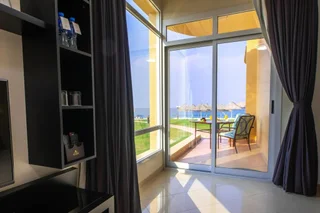 Дибба: Royal Beach Hotel & Resort