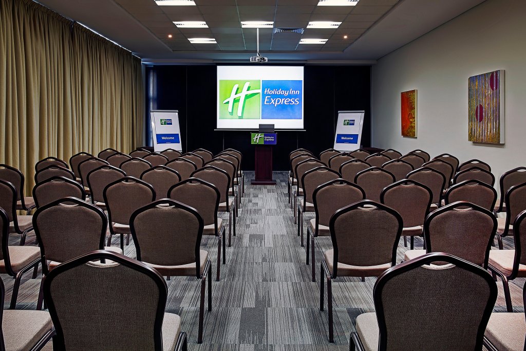 Дубай: Holiday Inn Express Dubai Internet City an IHG Hotel