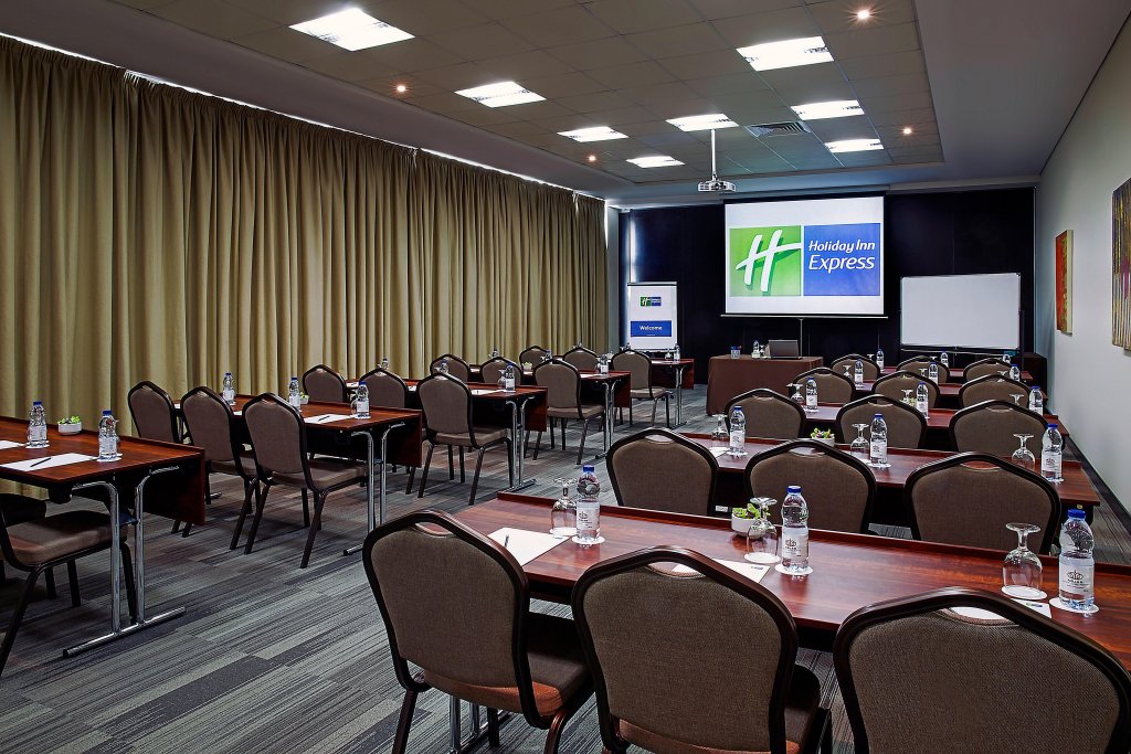Дубай: Holiday Inn Express Dubai Internet City an IHG Hotel