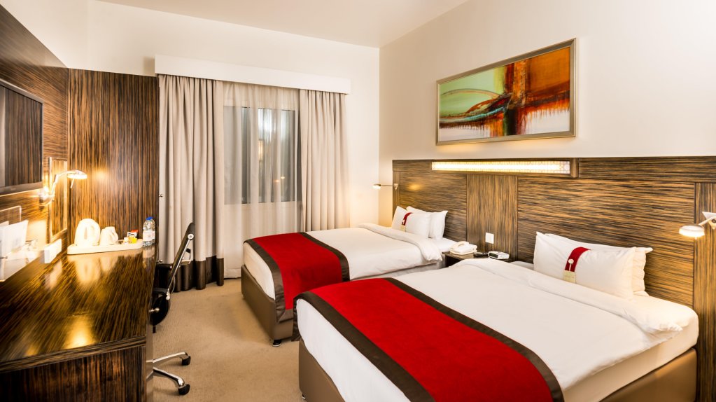 Дубай: Holiday Inn Express Dubai Internet City an IHG Hotel