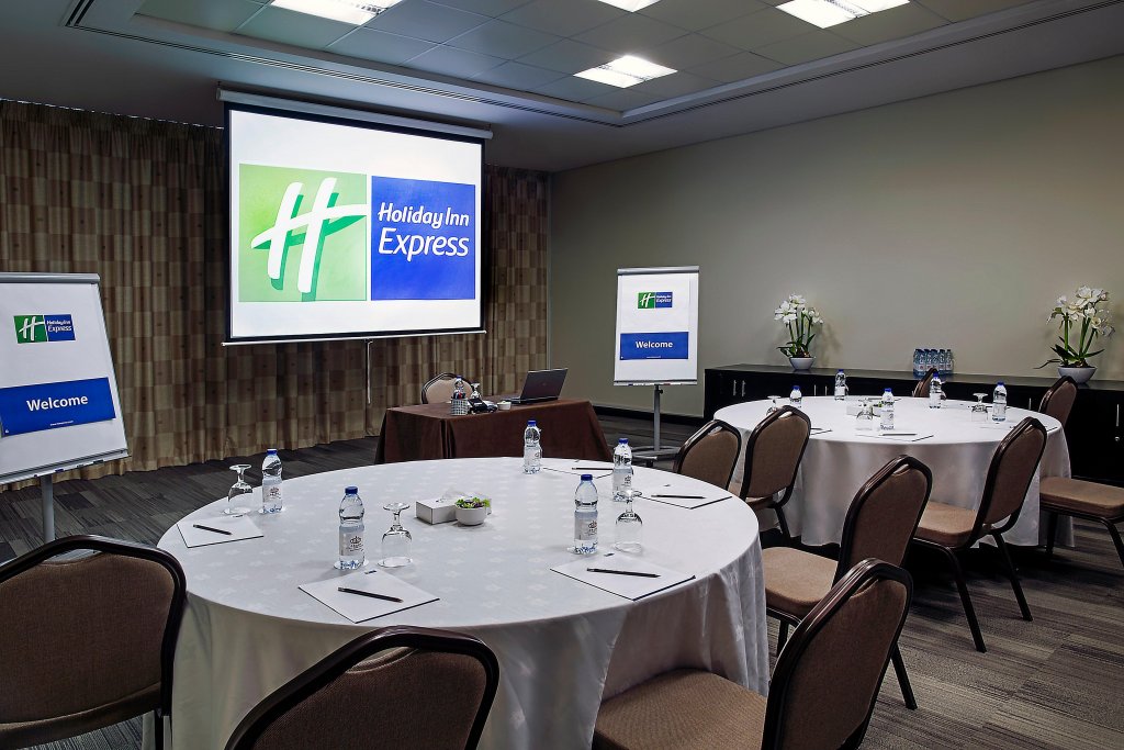 Дубай: Holiday Inn Express Dubai Internet City an IHG Hotel