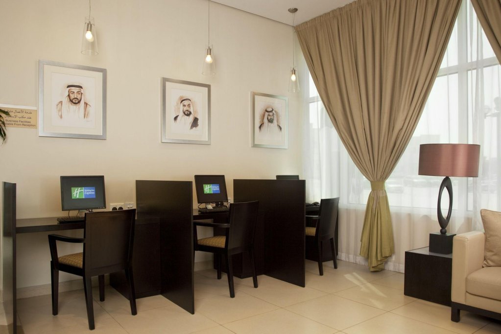 Дубай: Holiday Inn Express Dubai Internet City an IHG Hotel