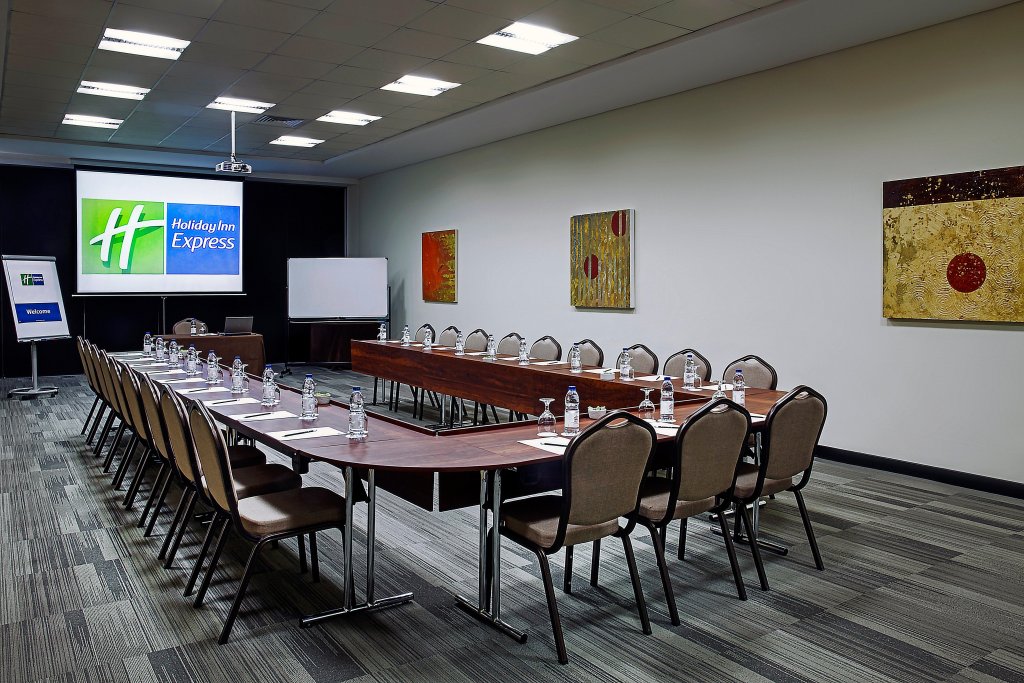 Дубай: Holiday Inn Express Dubai Internet City an IHG Hotel