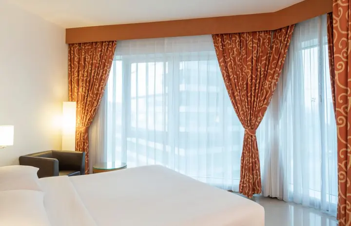 Дубай: Four Points by Sheraton Bur Dubai