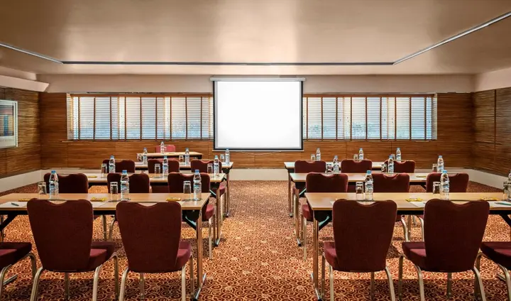 Дубай: Four Points by Sheraton Bur Dubai