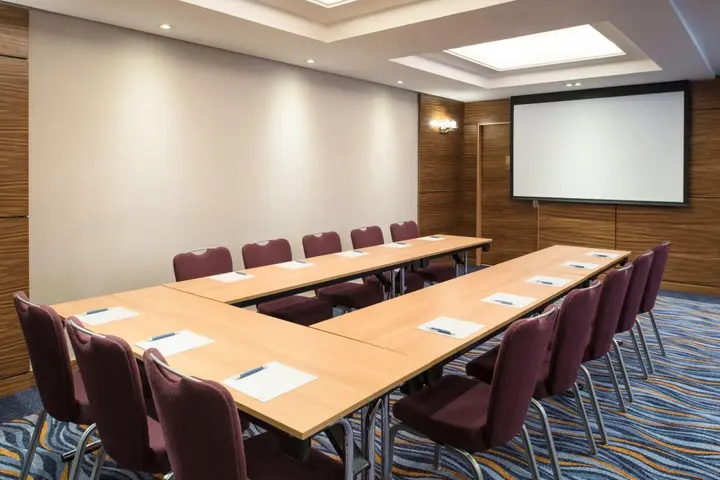 Дубай: Four Points by Sheraton Bur Dubai