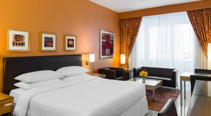 Дубай: Four Points by Sheraton Bur Dubai