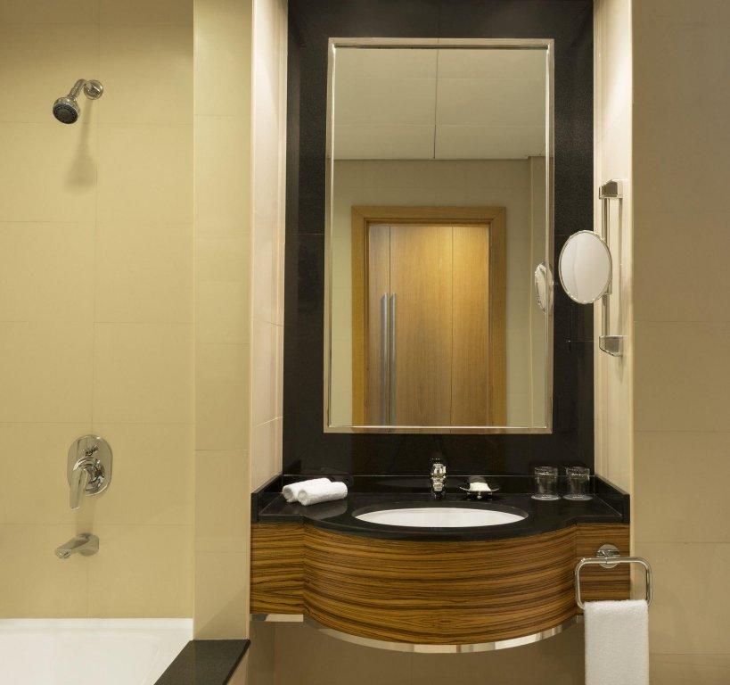 Дубай: Four Points by Sheraton Bur Dubai