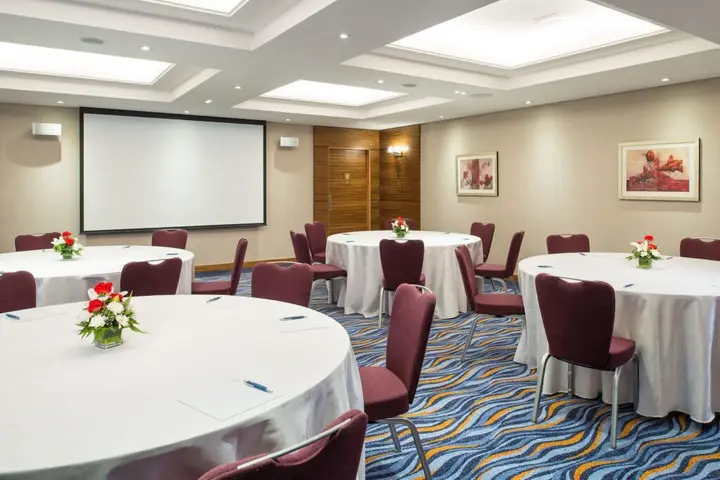 Дубай: Four Points by Sheraton Bur Dubai